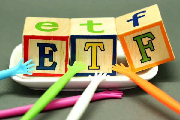 正规配资炒股网 多只宽基ETF成交逾20亿元 稀土ETF大涨